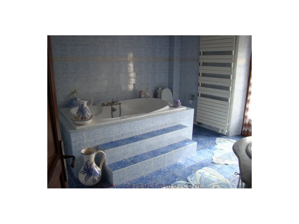 CORREZIENNE 150M&sup2; HOUSE WITH BARN 