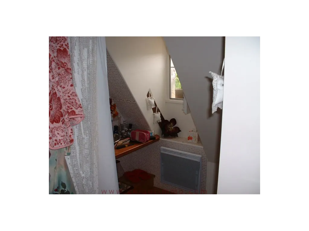 PRETTY COUNTRY HOUSE RESTORED WITH A VIEW