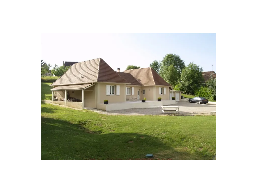 BEAUTIFUL BUNGALOW HOUSE ON HIS LAND OF 2821 M &sup2;
