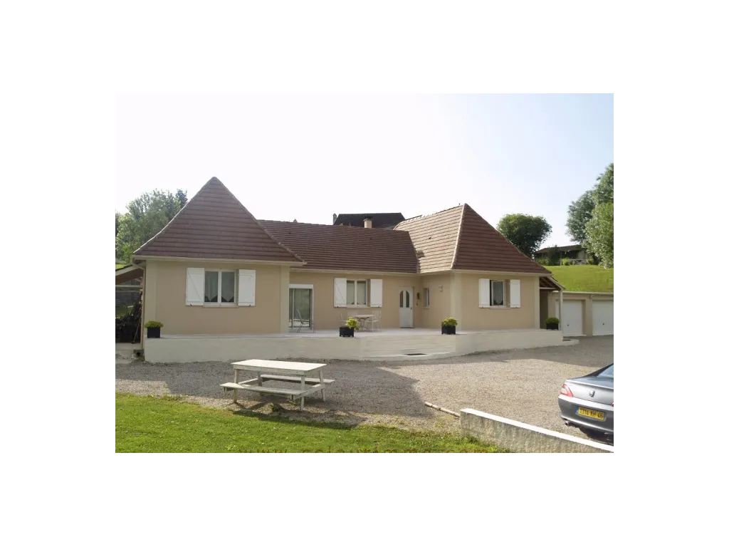  BEAUTIFUL BUNGALOW HOUSE ON HIS LAND OF 2821 M &sup2;