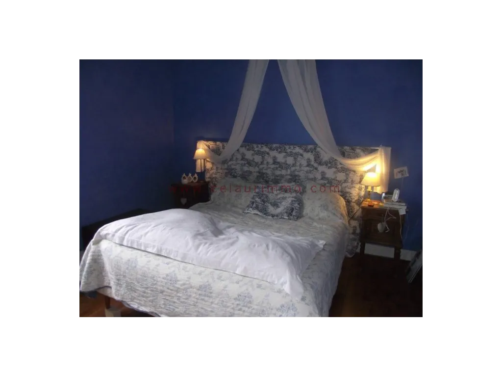 VERY PRETTY VILLAGE HOUSE