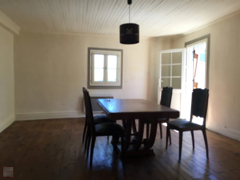 HOUSE WITH TWO APPARTMENTS AND GARDEN