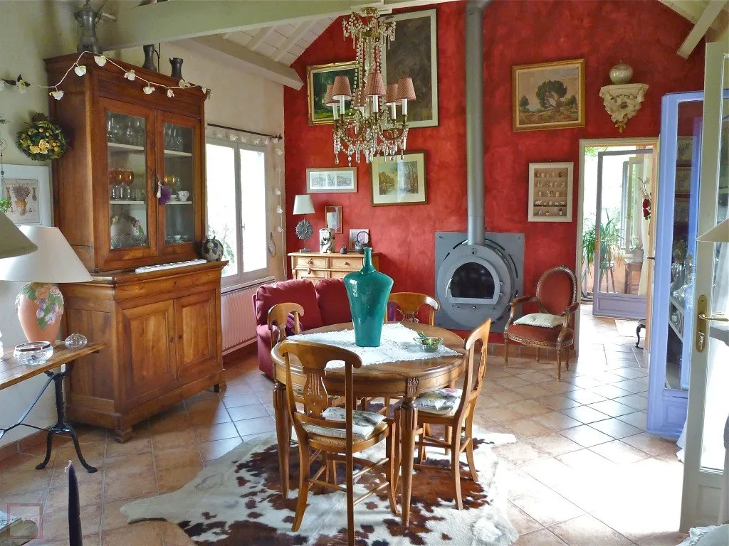 LOVELY COUNTRY HOUSE