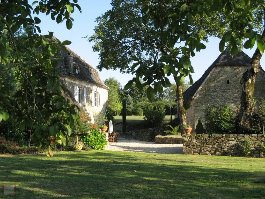 19TH CENTURY PROPERTY WITH LAND 4000 M&sup2;