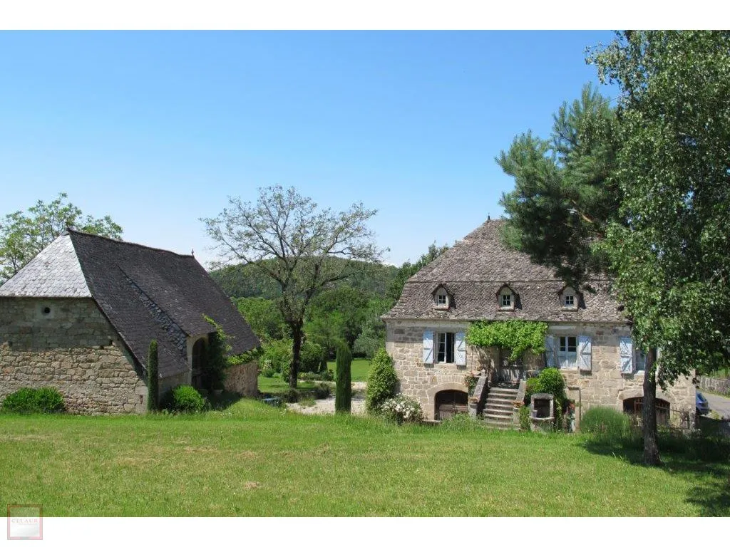 19TH CENTURY PROPERTY WITH LAND 4000 M&sup2;