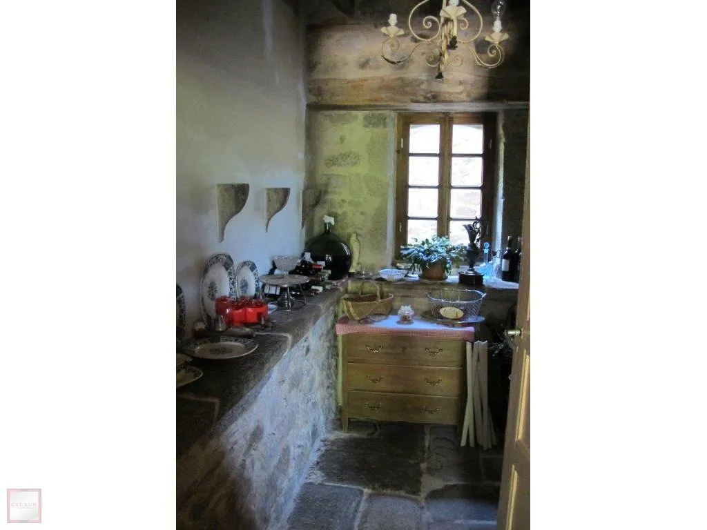 19TH CENTURY PROPERTY WITH LAND 4000 M&sup2;