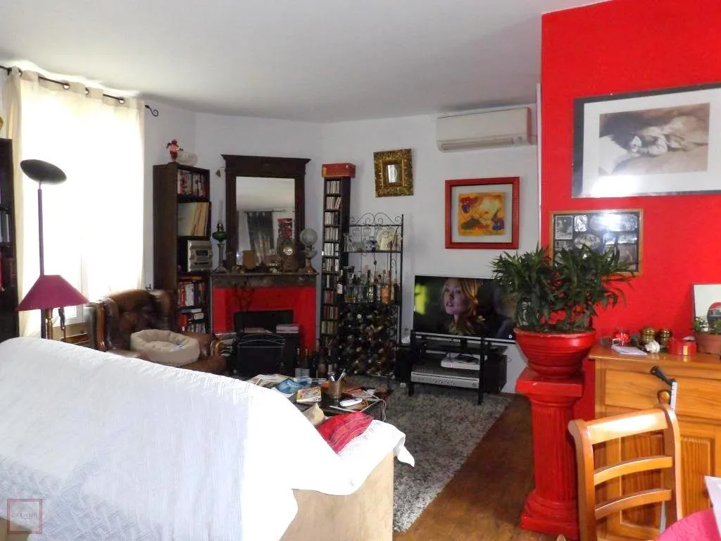 BUILDING TO BE SEIZED !