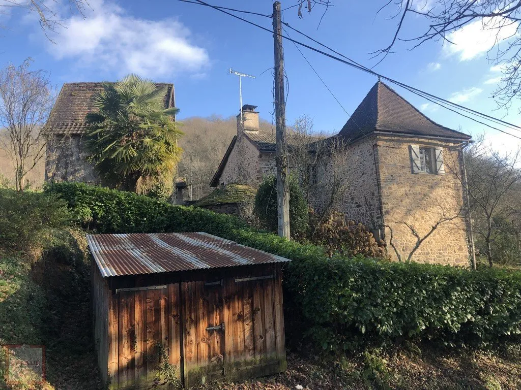 MAISON GRANGE FOUR A PAIN DEPENDANCE