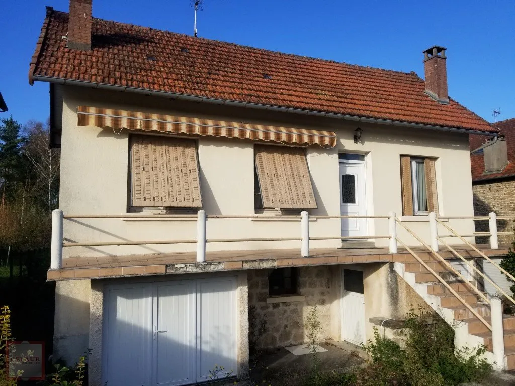 BEAUTIFUL HUT ENTERS EGLETONS AND TULLE