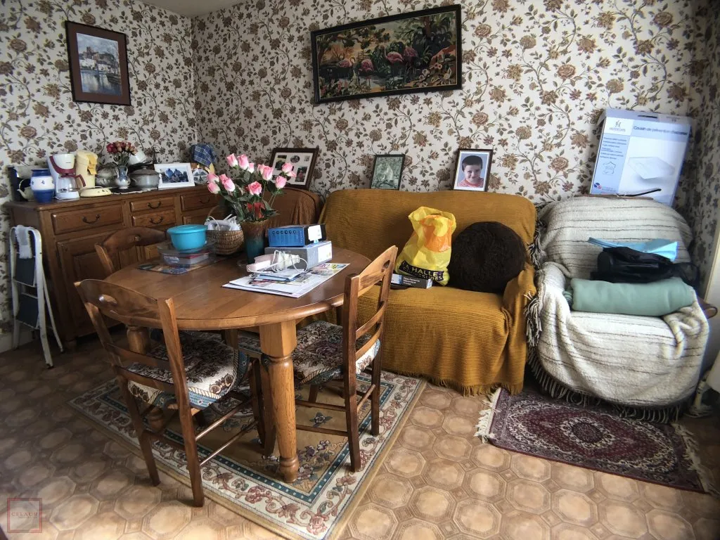 BEAUTIFUL HUT ENTERS EGLETONS AND TULLE