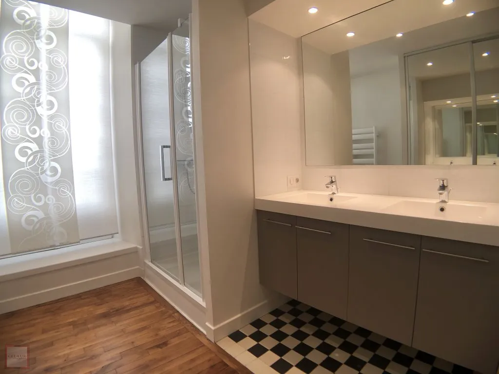 APPARTEMENT DE CARACTERE