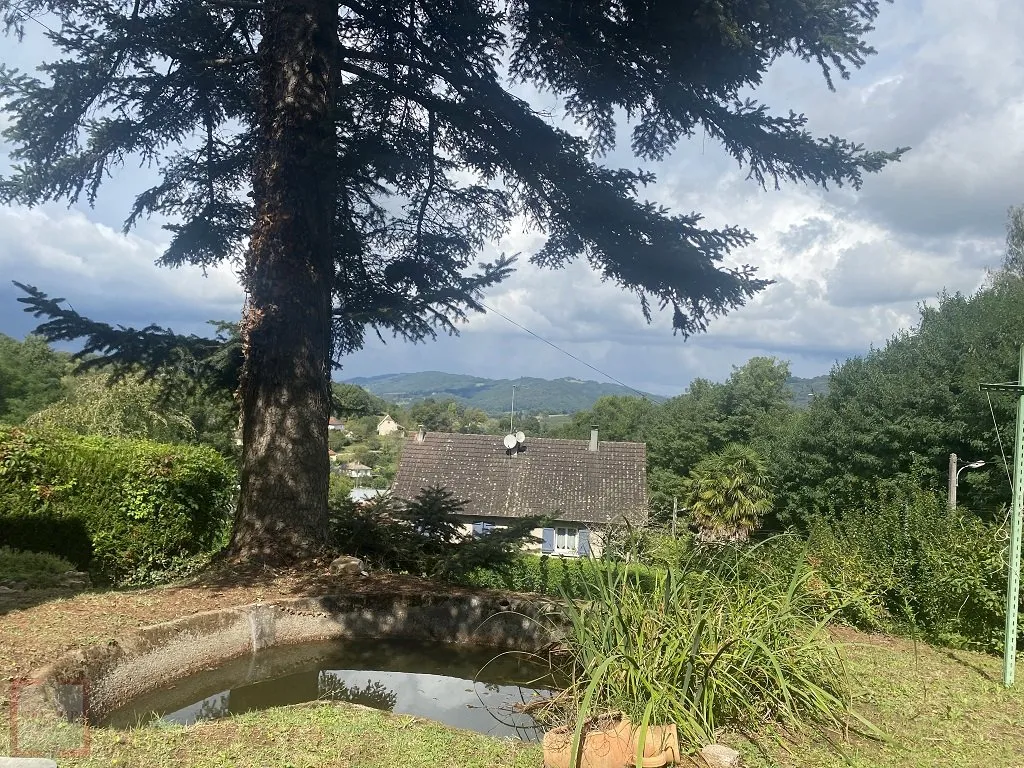 PAVILION ON BASEMENT WITH LAND