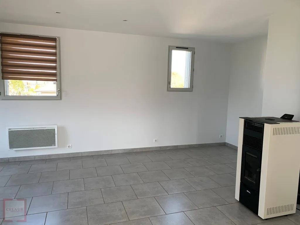 LOCATION ARGENTAT BEL APPARTEMENT T4 AVEC GARAGE ET JARDIN