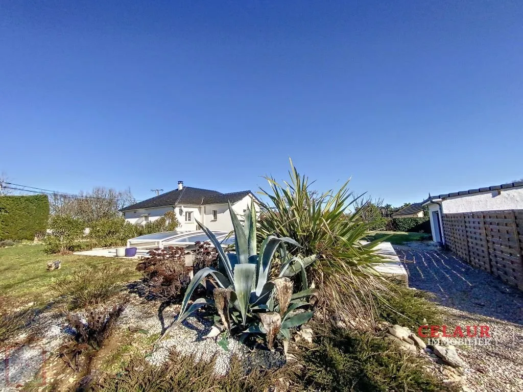 SINGLE FLOOR OF 2006 WITH SWIMMING POOL AND DEPENDENCY ON 1HA - Dupli