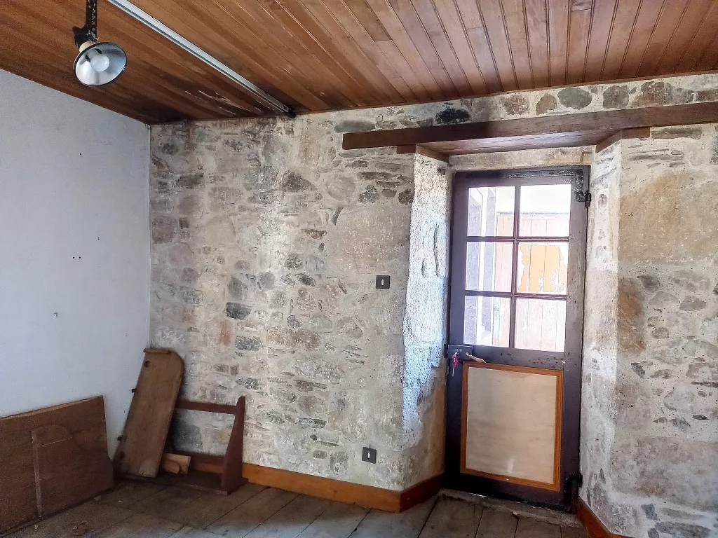 Maison de bourg en pierre