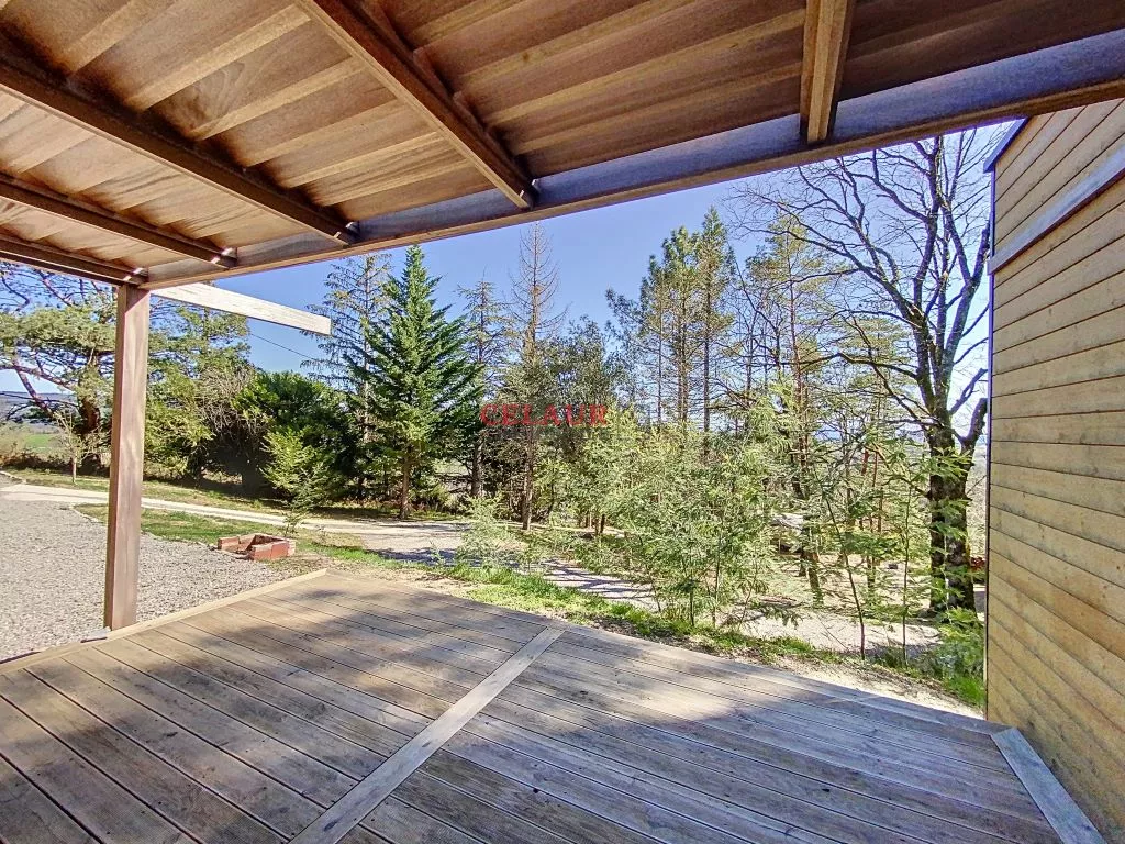 WOODEN HOUSE OF 2022 ON 5041 M&sup2; OF WOOD