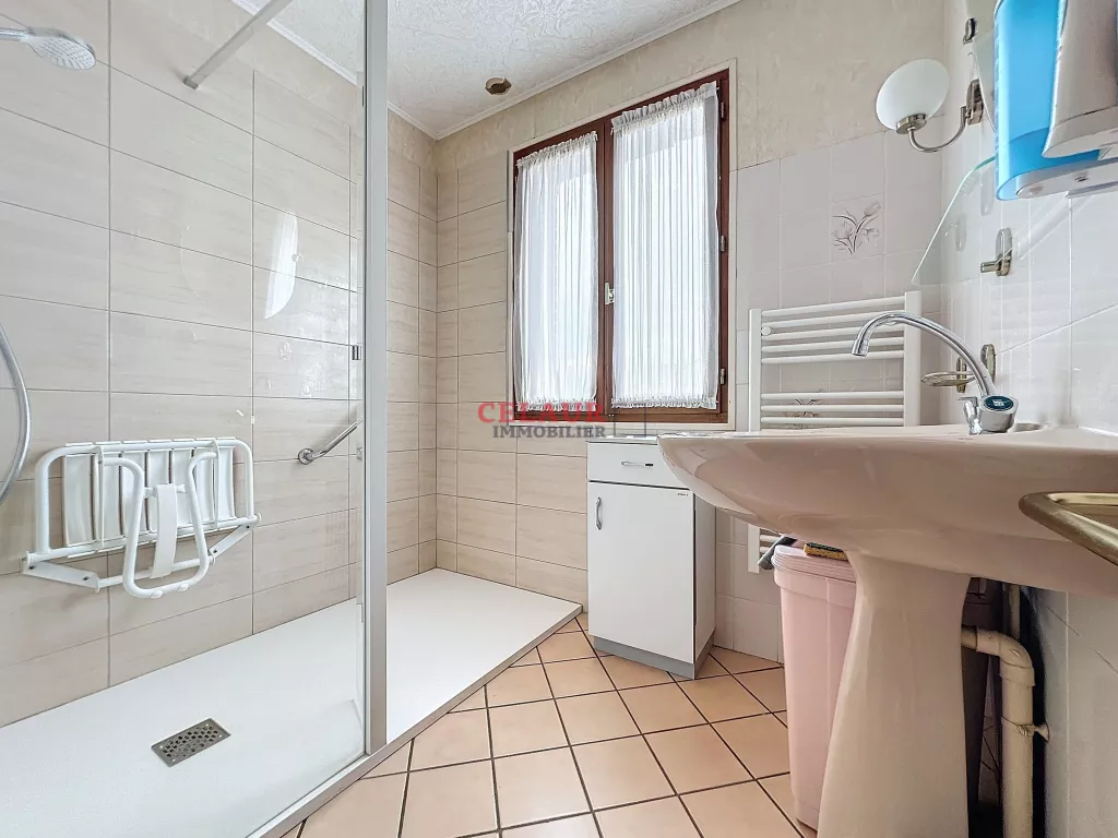 MAISON DE BOURG AVEC D&Eacute;PENDANCE