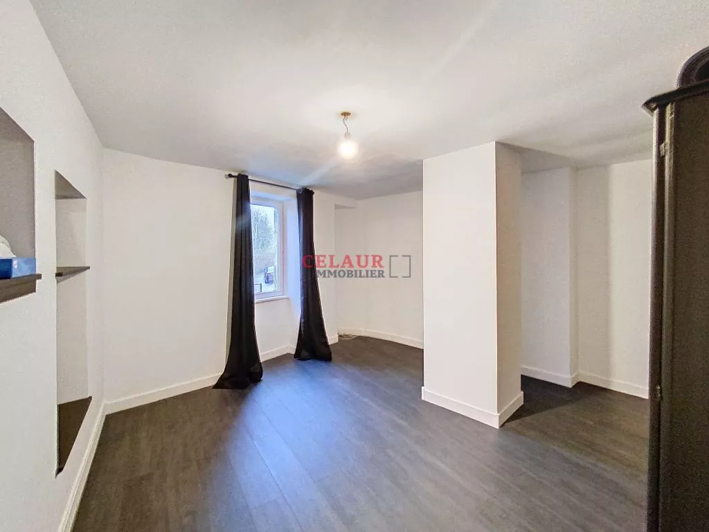 MAISON DE CARACTERE AVEC 5 CHAMBRES 10 MN DE BEAULIEU