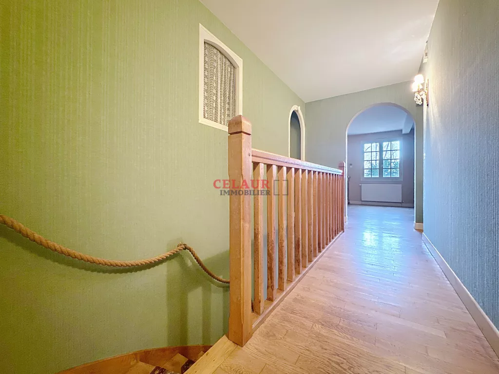 MAISON SPACIEUSE AVEC VUE IMPRENABLE