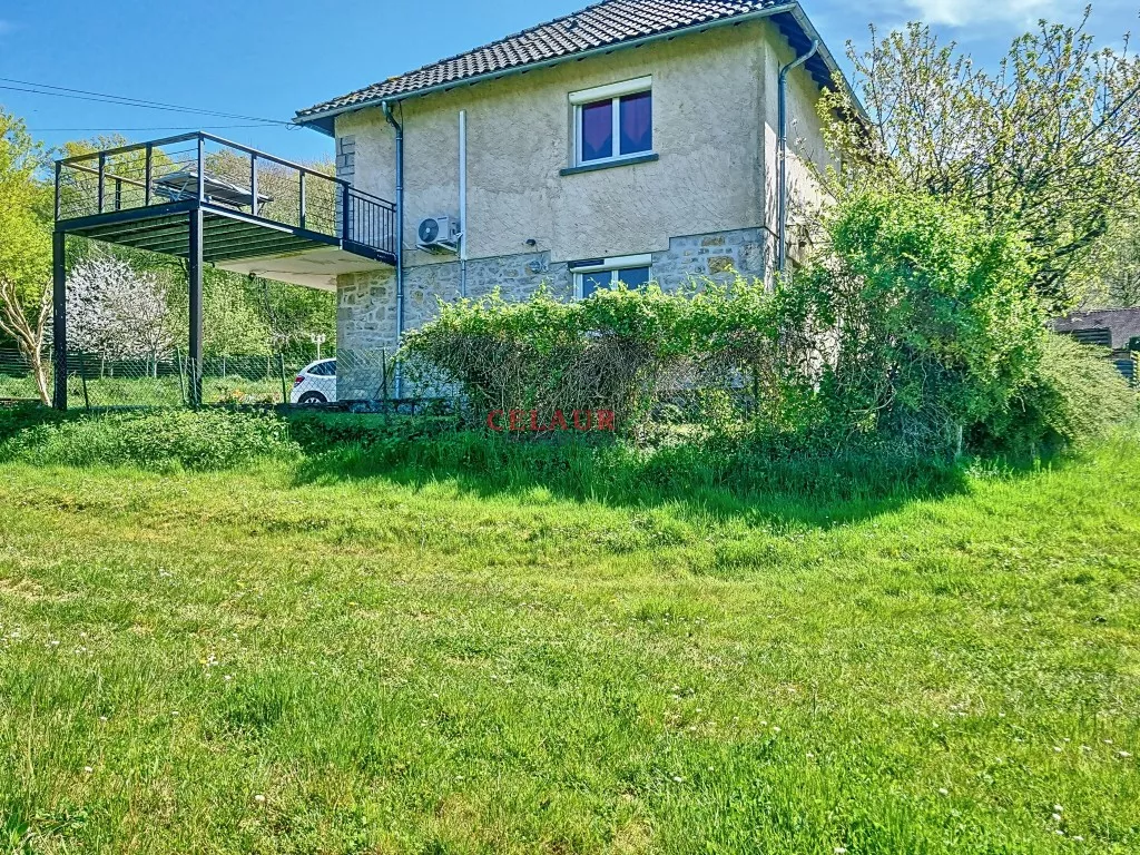 HOUSE WITH TERRACE AND NICE VIEW