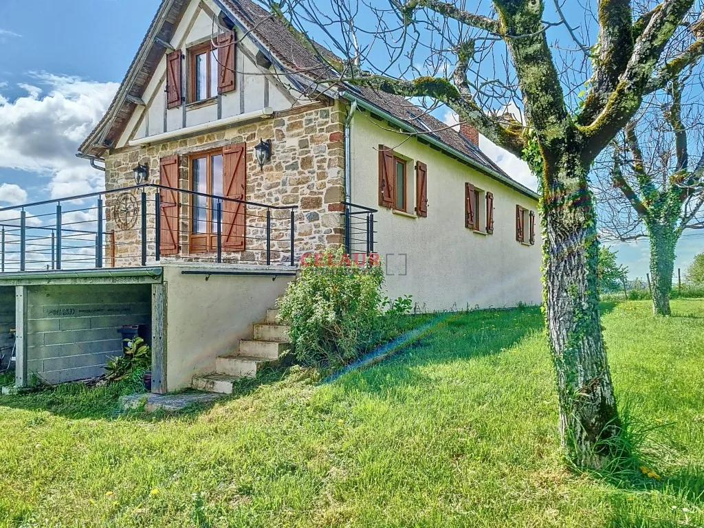 maison de caract&egrave;re avec vue imprenable sur la vall&eacute;e de la Dordogne