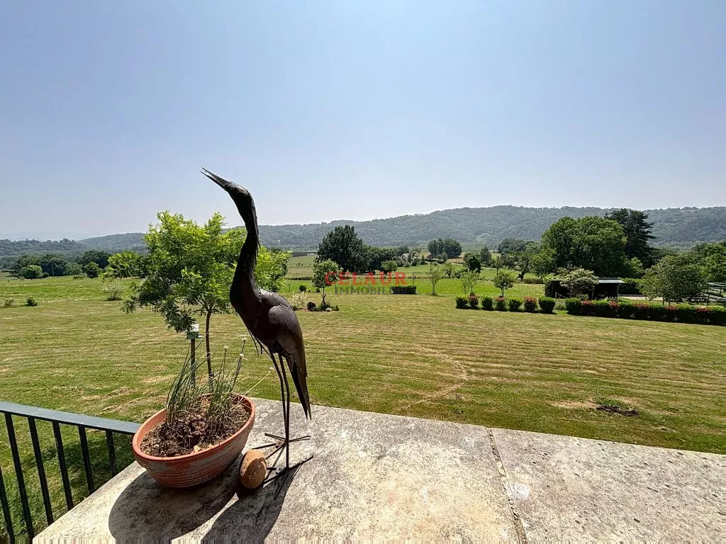 ARCHITECT-DESIGNED HOUSE ON 5000 M&sup2; WITH PANORAMIC VIEW - Dupli