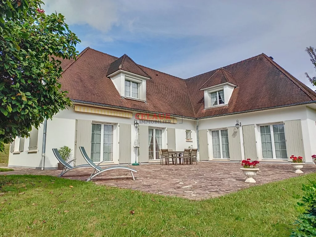 A DEUX PAS DES COMMERCES