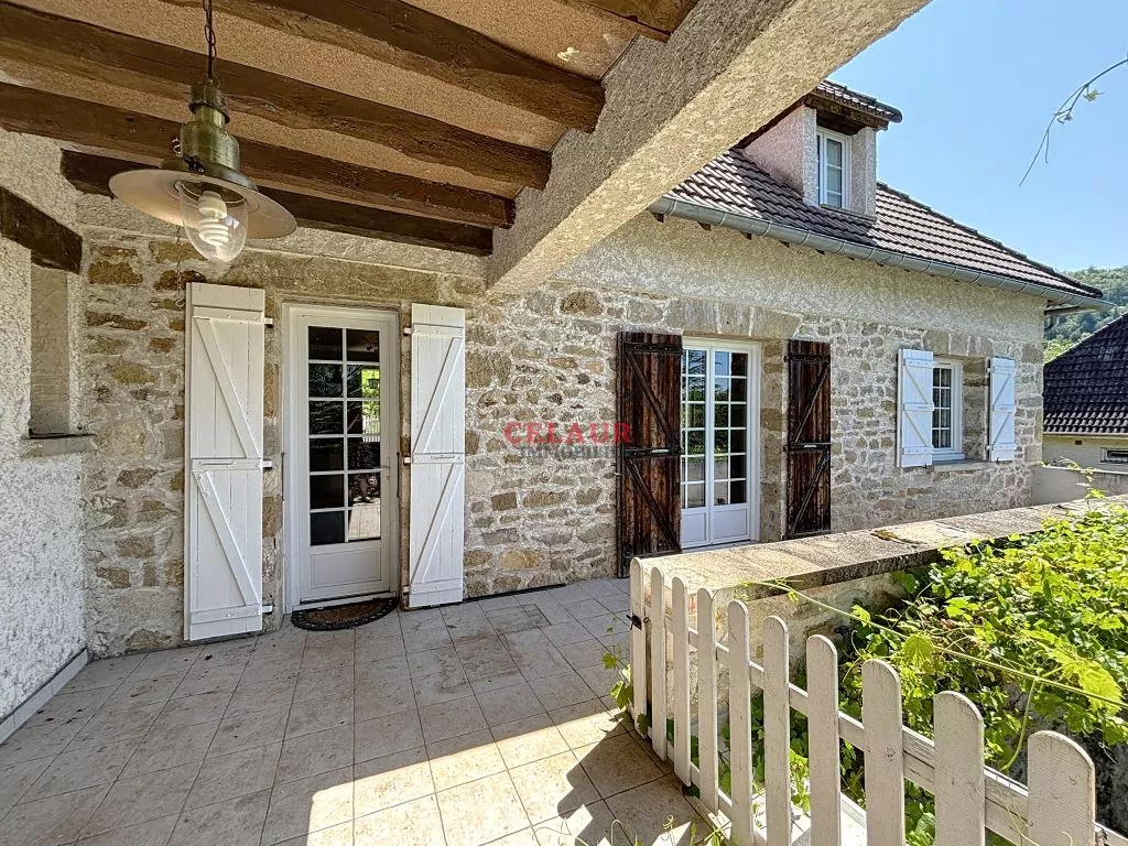 MAISON EN PIERRE DE PLAIN PIED A 2 MN DE BEAULIEU