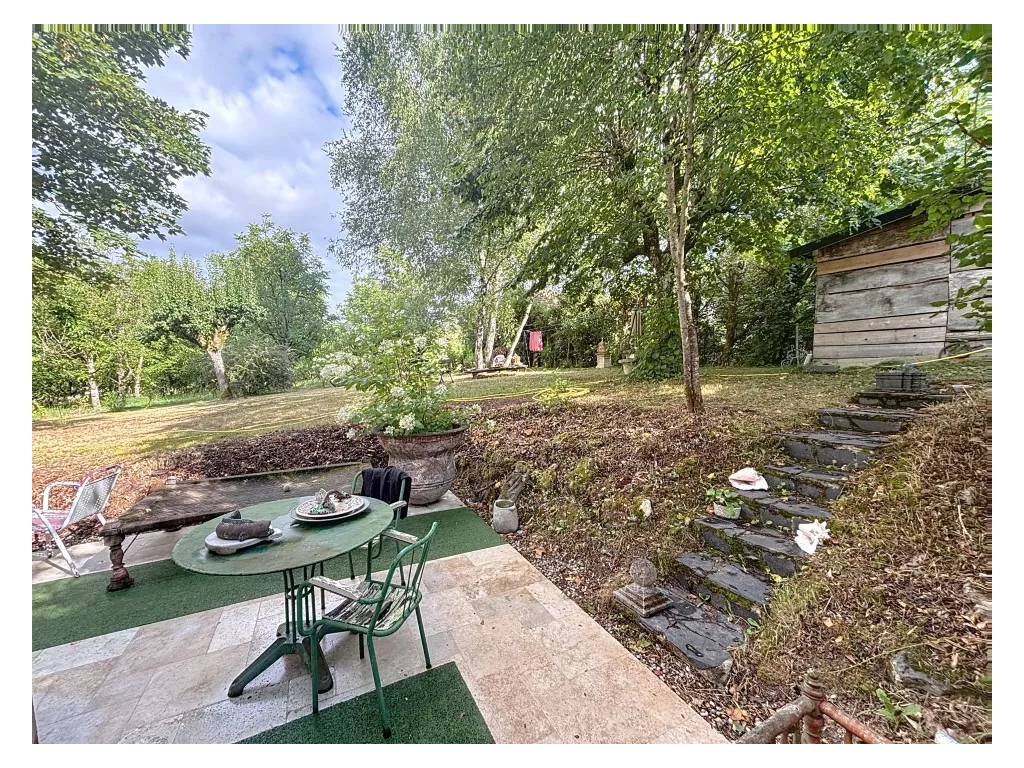 Tr&egrave;s jolie maison en pierre