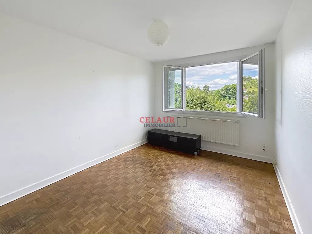 STUDIO RENOVE AVEC GARAGE