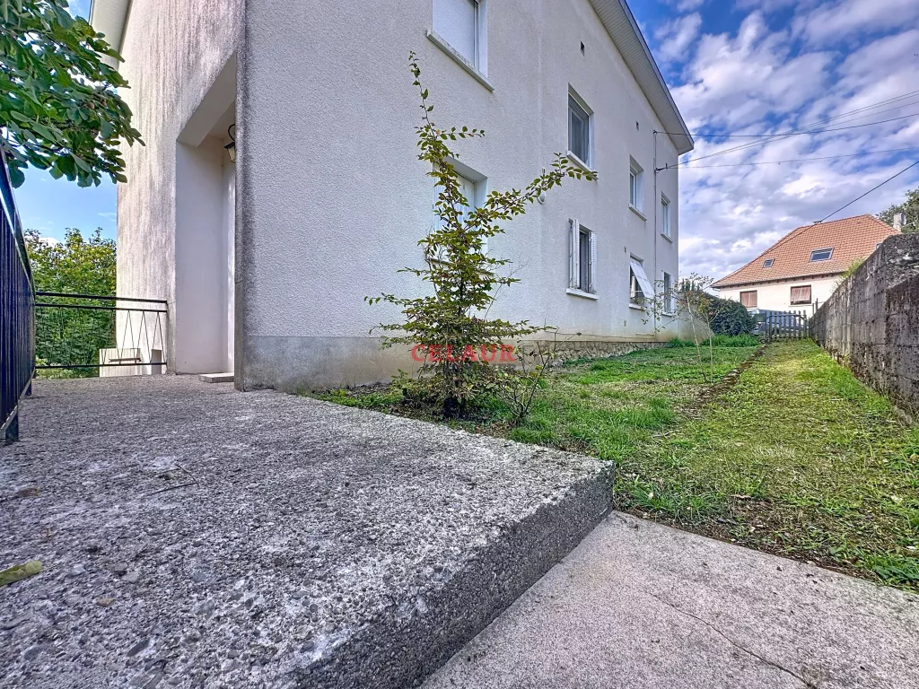 APPARTEMENT AVEC JARDIN