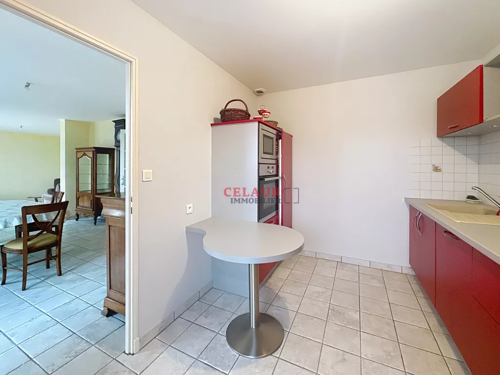 Maison en pierre avec grange