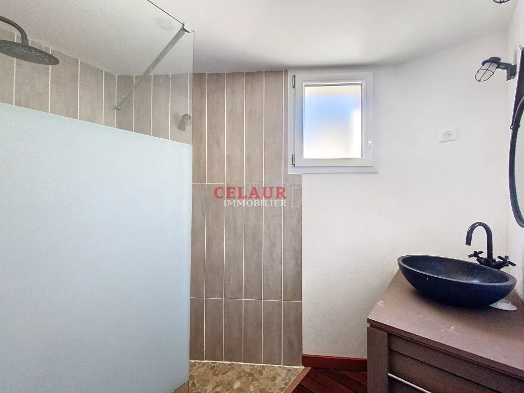 T3 MEUBLE LUMINEUX AVEC STATIONNEMENT