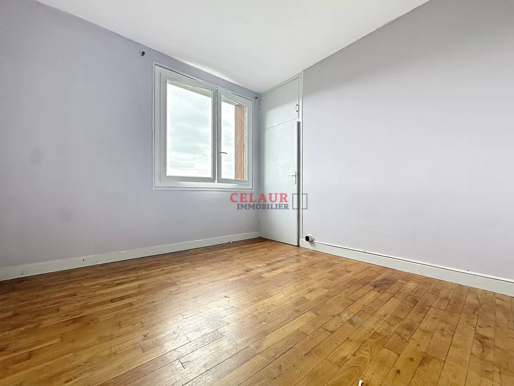 T4 AVEC BALCONS, GARAGE ET CAVE