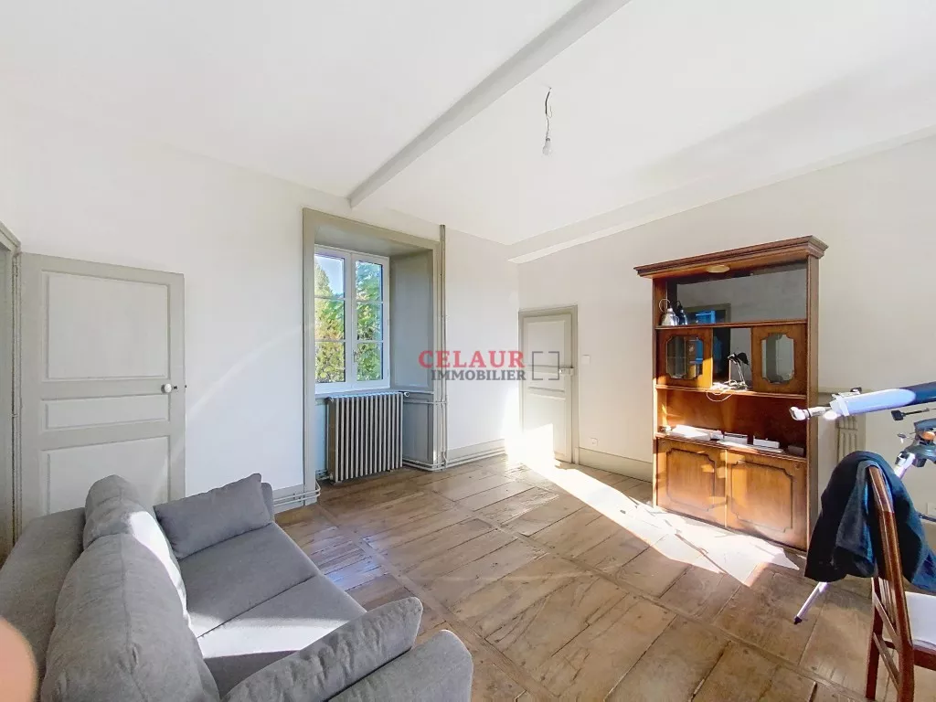 Maison de ma&icirc;tre sur plus de 7 hectares