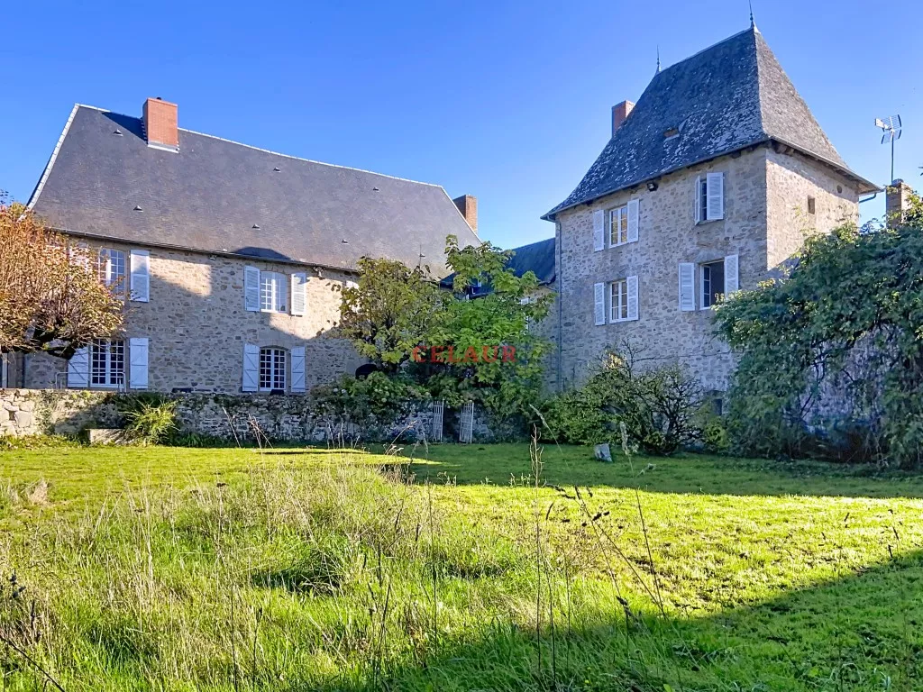 Maison de ma&icirc;tre sur plus de 7 hectares