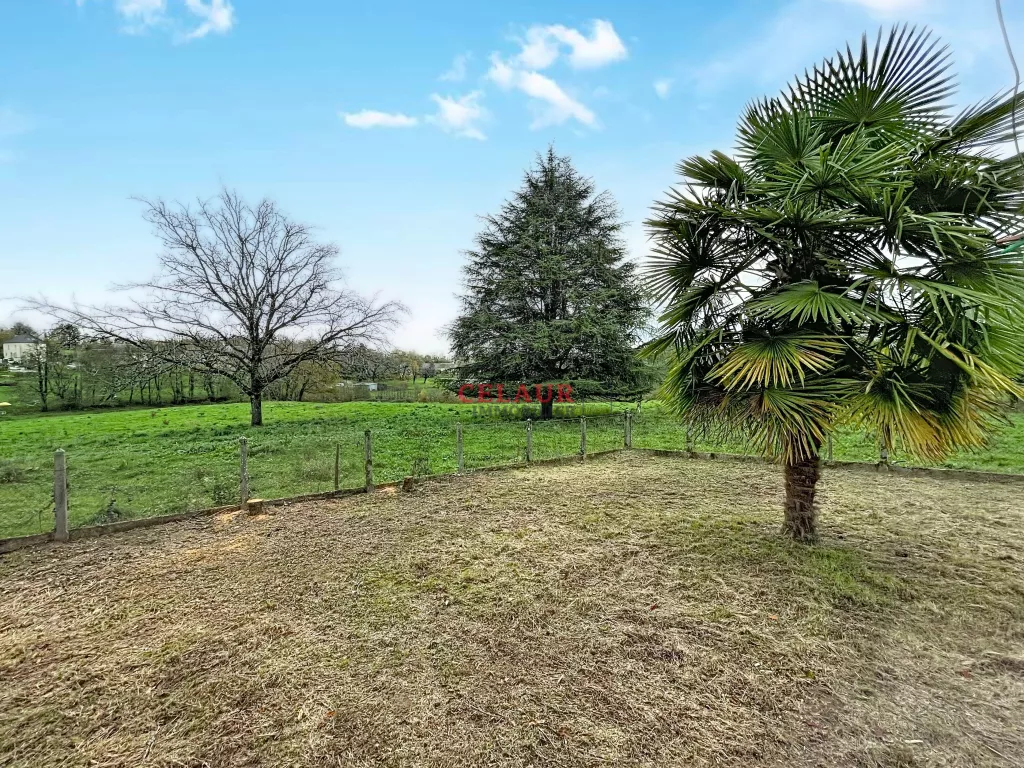 MAISON EN PIERRES AVEC TERRAINS ET DEPENDANCES