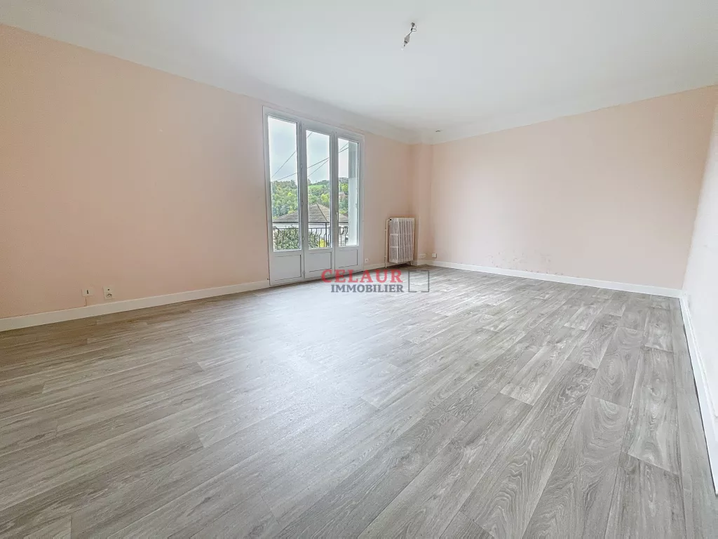 MAISON FAMILIALE 160 M&sup2; AVEC TERRAIN ET VUE D&Eacute;GAG&Eacute;E