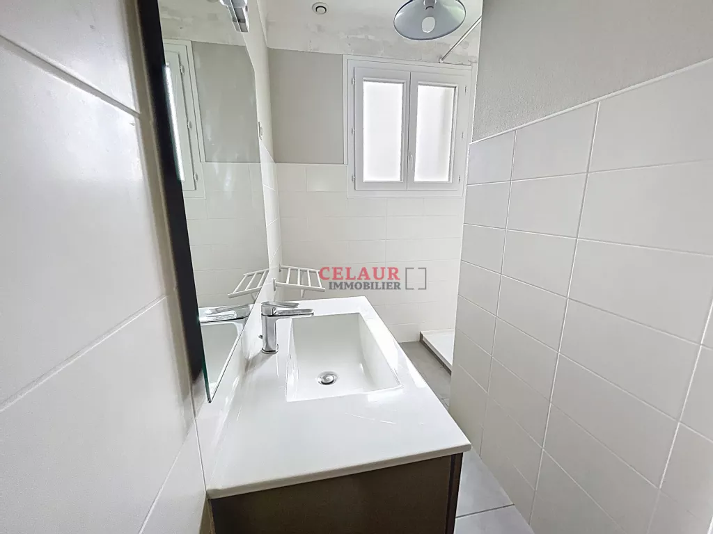 MAISON FAMILIALE 160 M&sup2; AVEC TERRAIN ET VUE D&Eacute;GAG&Eacute;E