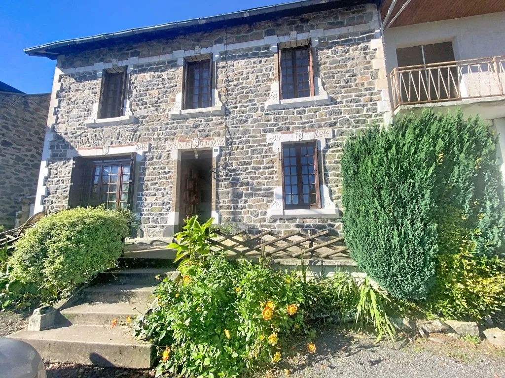 MAISON AU C&OElig;UR DU BOURG