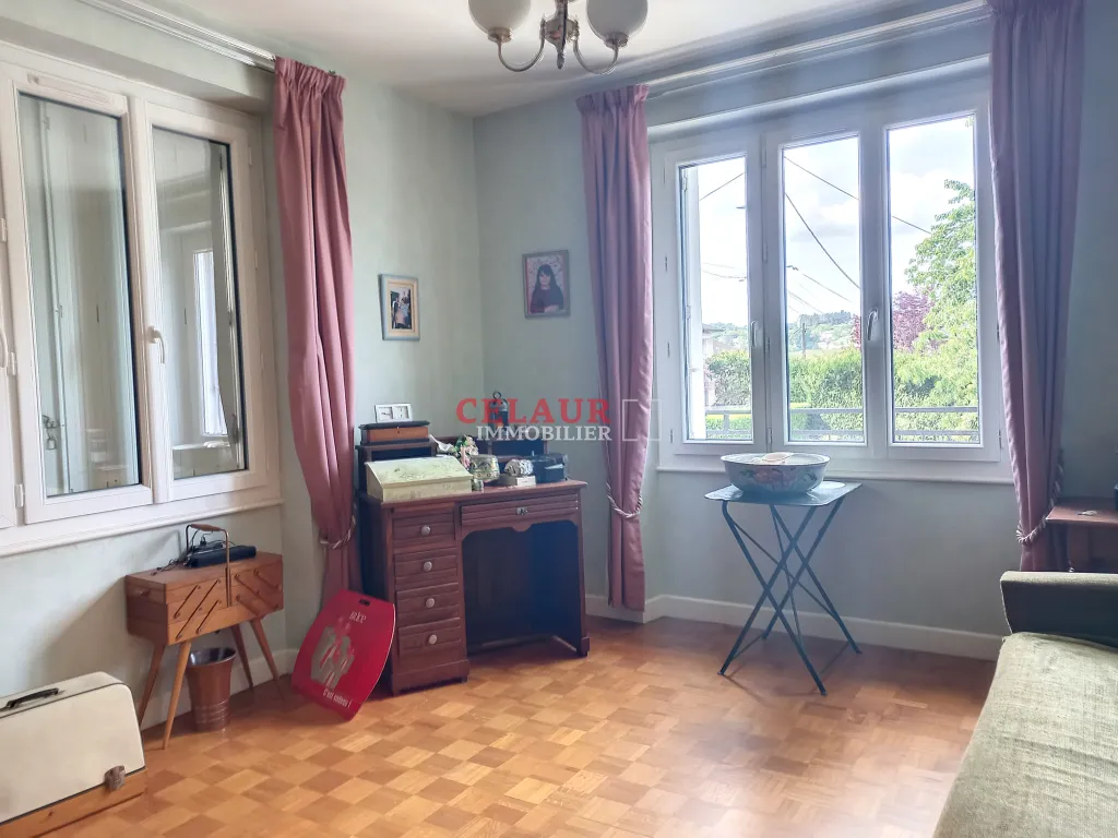 Maison en pierre situ&eacute;e au calme