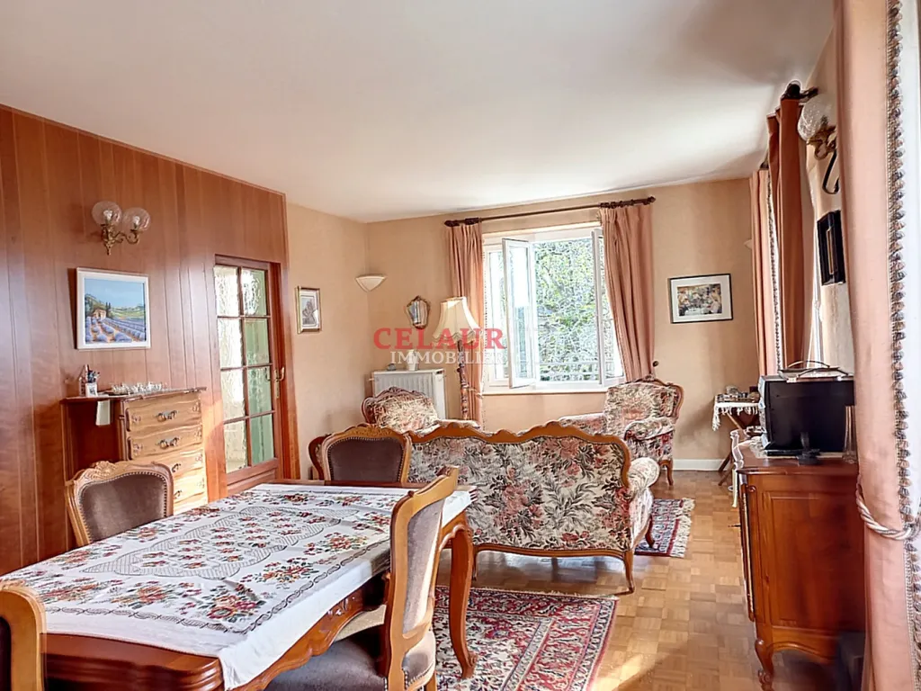 Maison en pierre situ&eacute;e au calme