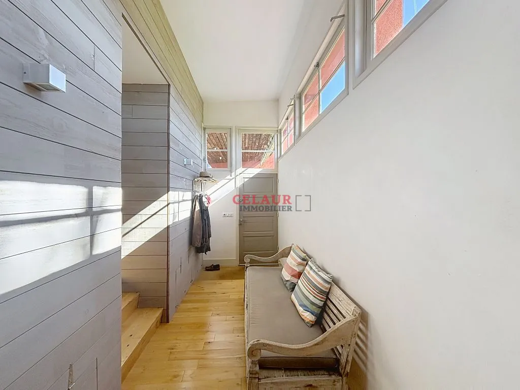 ANCIENNE ECOLE RENOVEE AVEC VUE DOMINANTE