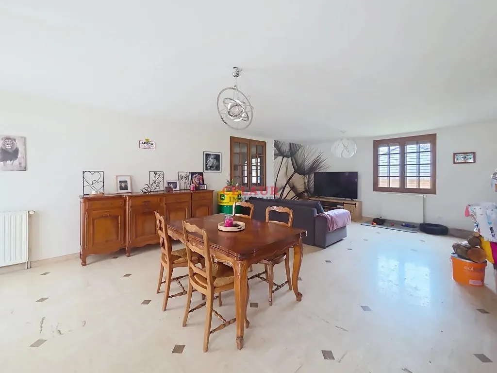 Maison de 6 pi&egrave;ces de 186 m&sup2; &agrave; Lubersac