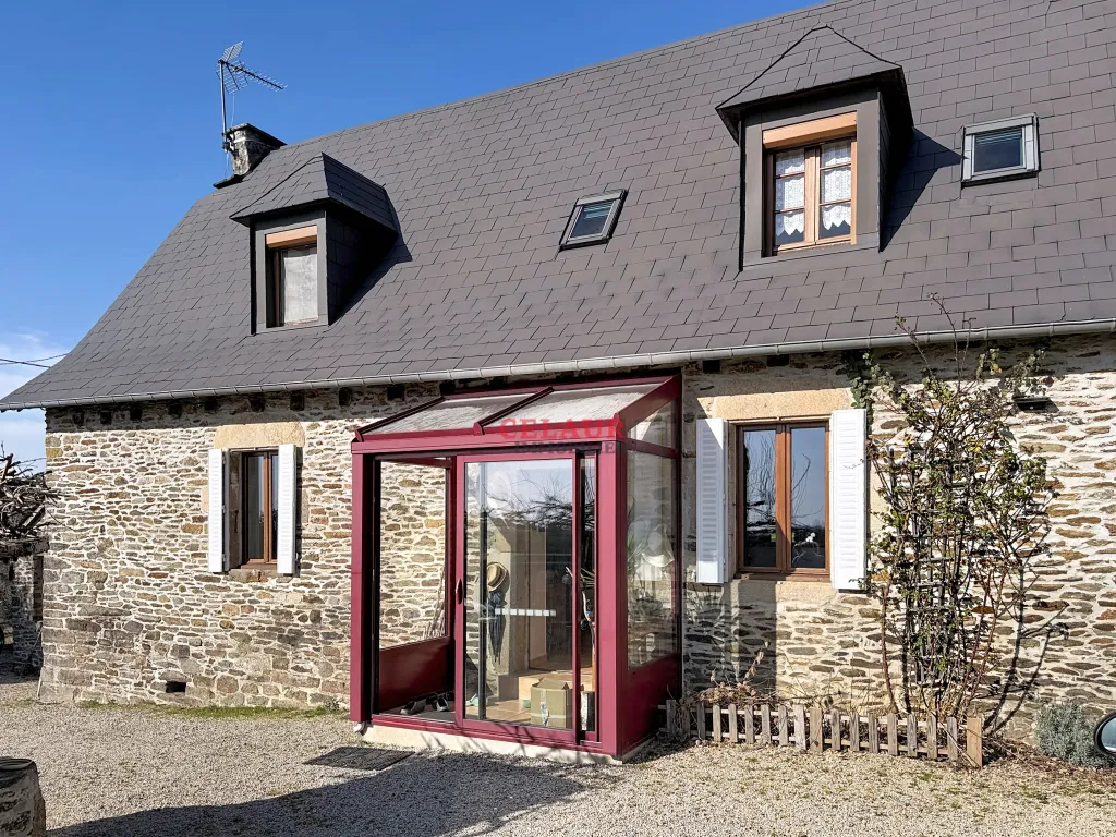 Maison en pierre r&eacute;nov&eacute;e