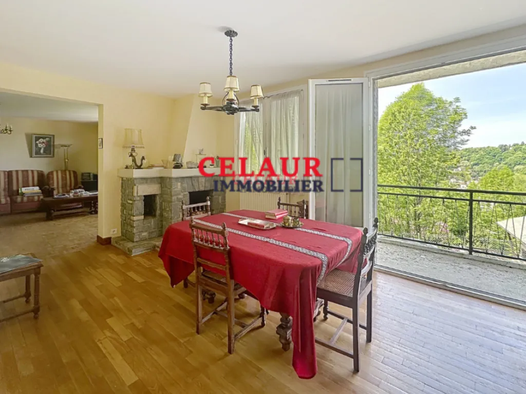 APPARTEMENT AVEC JARDIN