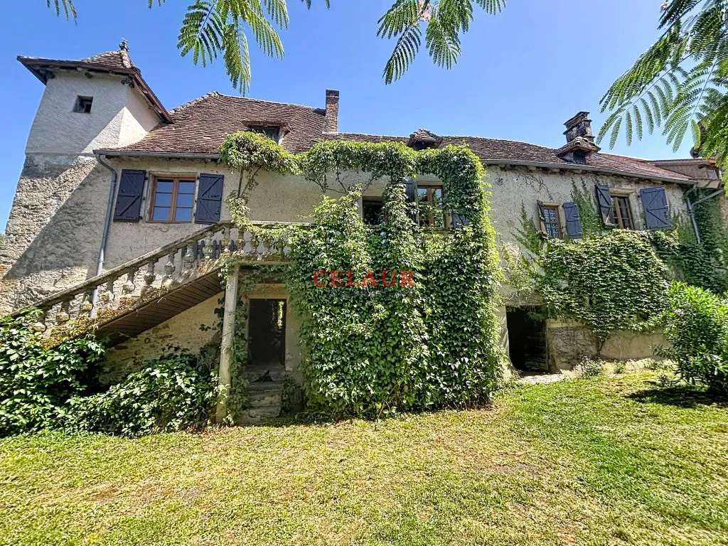 HISTORIC RESIDENCE WITH DOVECOTE, OUTBUILDING, SWIMMING POOL AND WOODED PARK