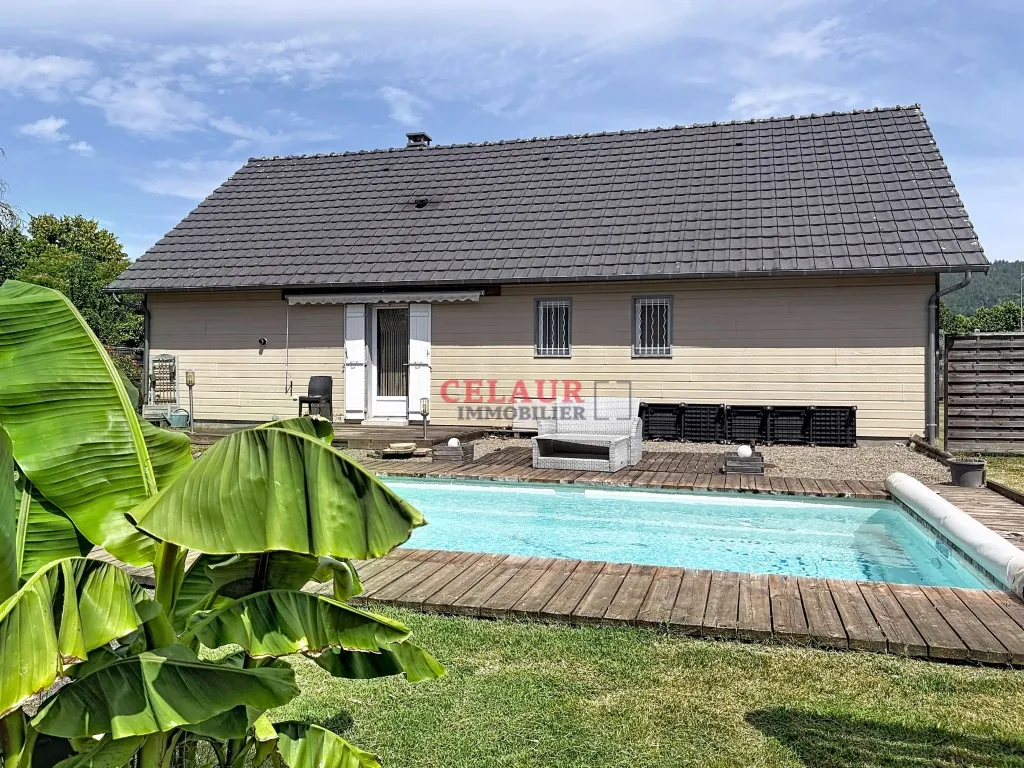 PLEIN CENTRE MAISON PLAIN PIED AVEC TERRAIN ET PISCINE