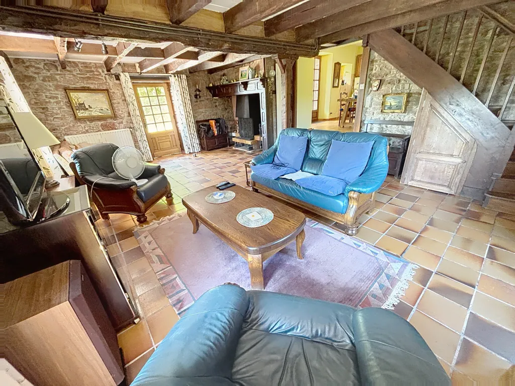 Maison en pierre avec vue