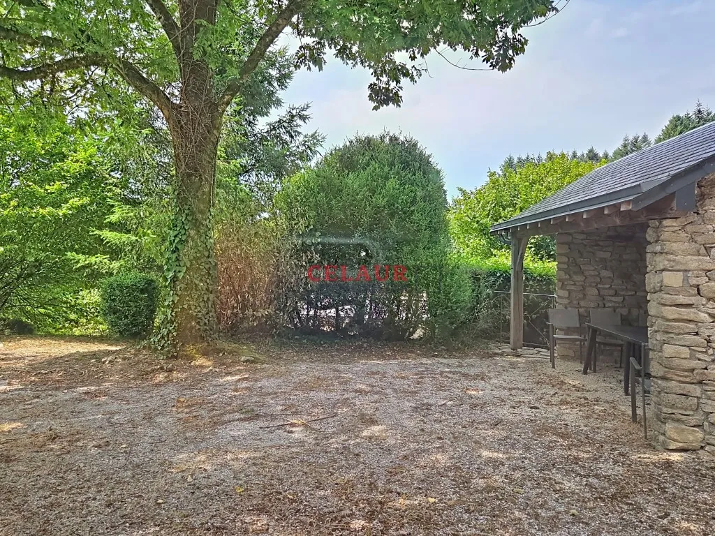 CHARMANTE MAISON EN PIERRE A MADRANGES